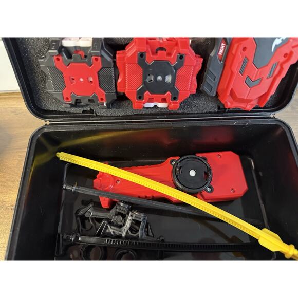 12 Beyblades, Accessories, Carry Case READ - Picture 6 of 11